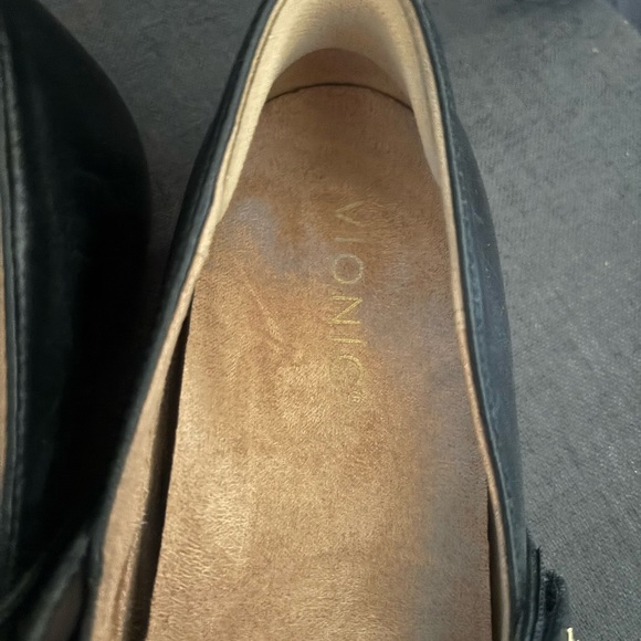 Vionic Alameda Black Leather Mary Jane Flats - Picture 3 of 3